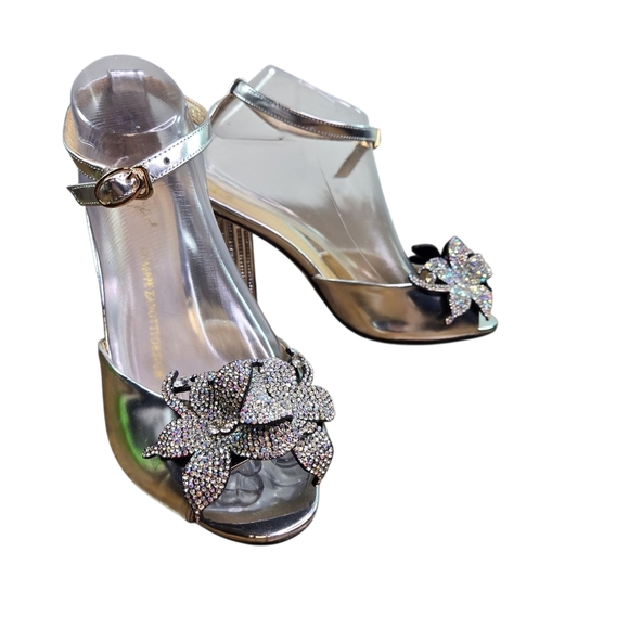 Giuseppe Zanotti Valentine Crystal Flower Block Heel RARE - Picture 1 of 16